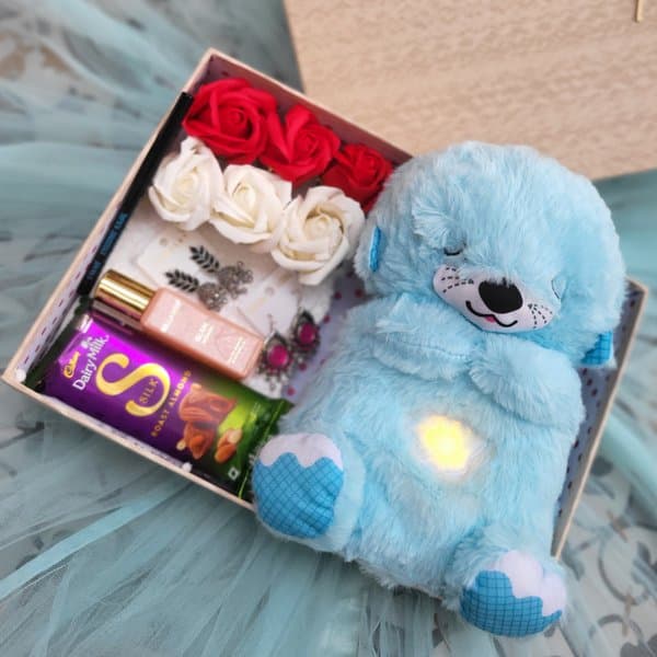 Breathing Teddy Roses Hamper